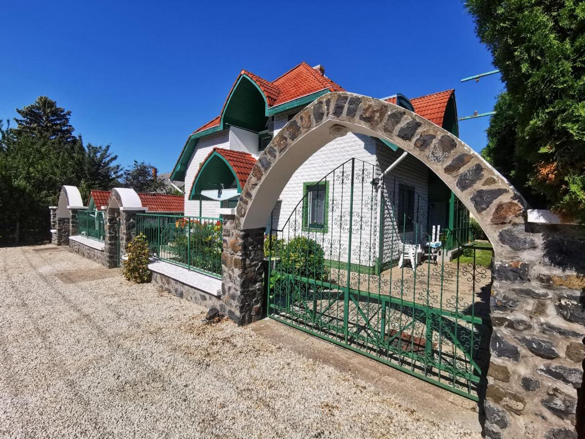 Dolce Villa Balaton Vonyarcvashegy Bagian luar foto